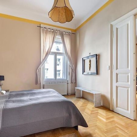 Bourgeois Boheme Apt. 88 M² City Center Будапеща Екстериор снимка
