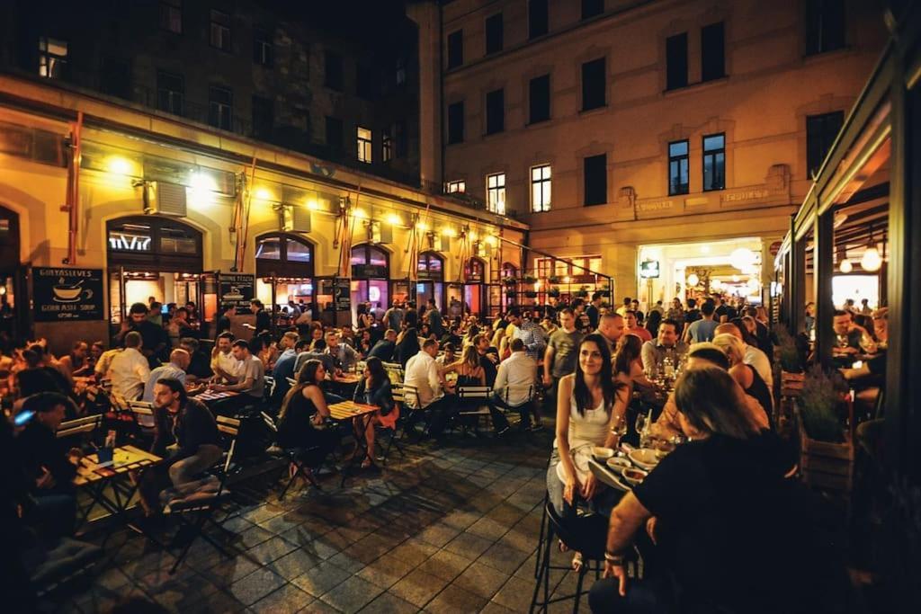 Bourgeois Boheme Apt. 88 M² City Center Будапеща Екстериор снимка