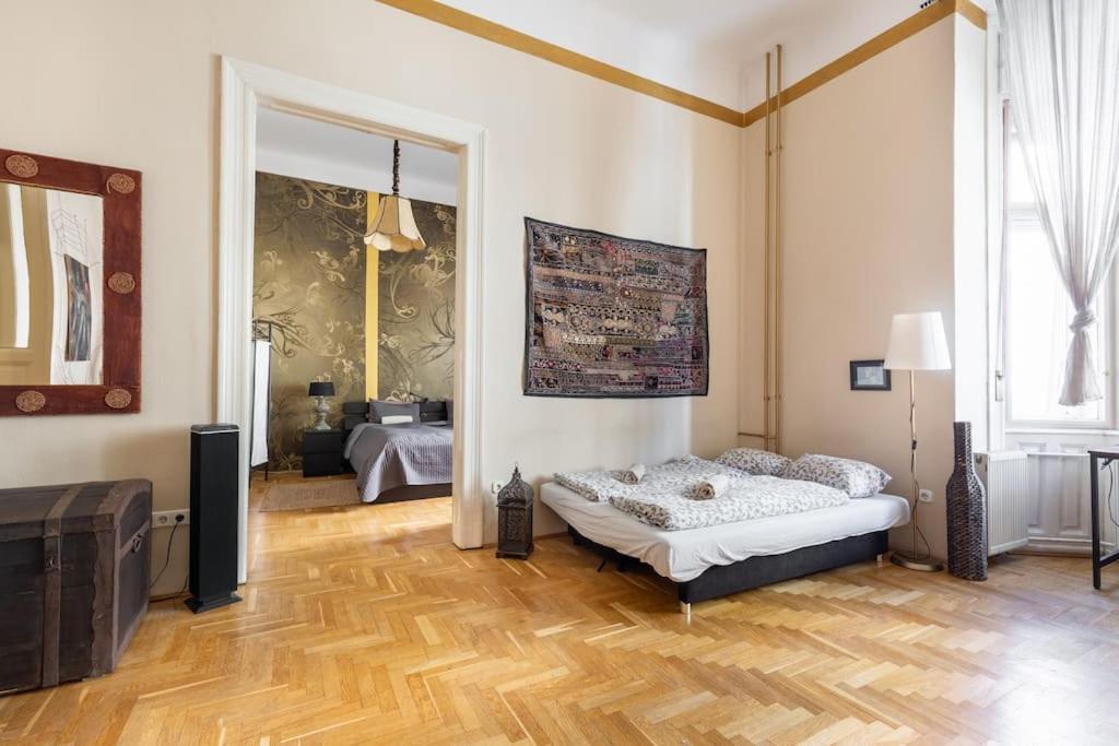 Bourgeois Boheme Apt. 88 M² City Center Будапеща Екстериор снимка