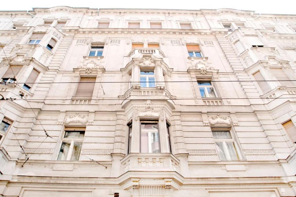 Bourgeois Boheme Apt. 88 M² City Center Будапеща Екстериор снимка